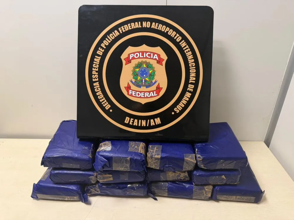 Mulher é presa com 12 kg de skunk dentro de mala no aeroporto de Manaus