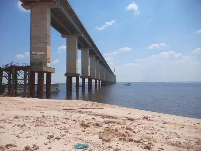 Rio Negro encerra agosto com 24,19 metros e vazante pode ser uma das mais severas da história