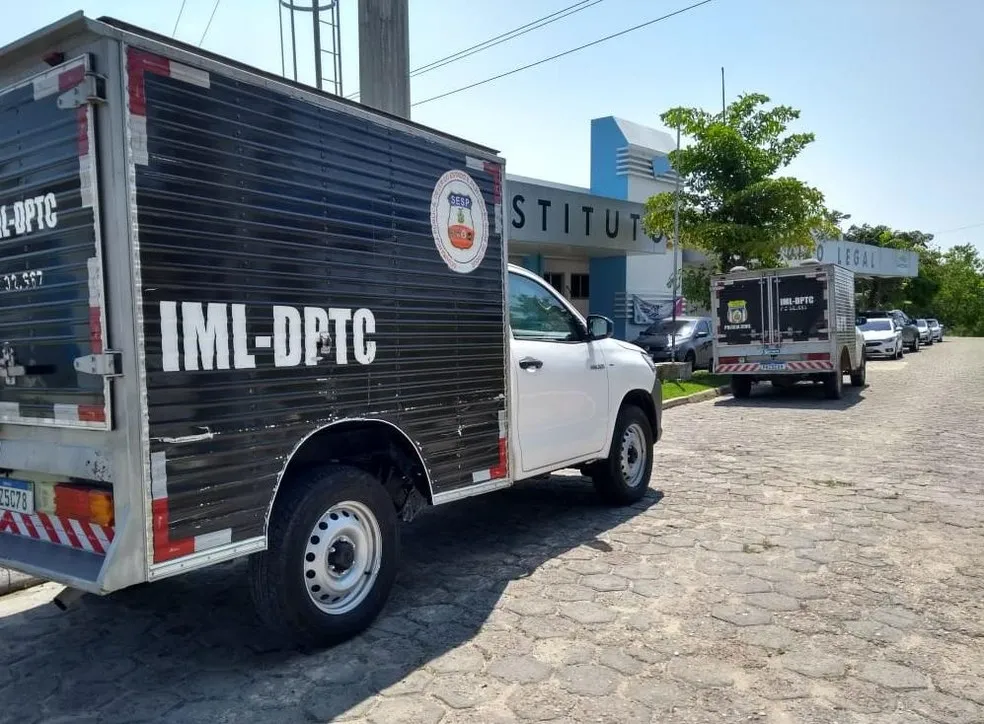 Jovem morre após ser arremessado contra caminhão durante acidente em Manaus