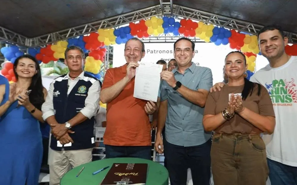 Senador Omar Aziz cumpre agenda em Parintins e acompanha obras na saúde e infraestrutura