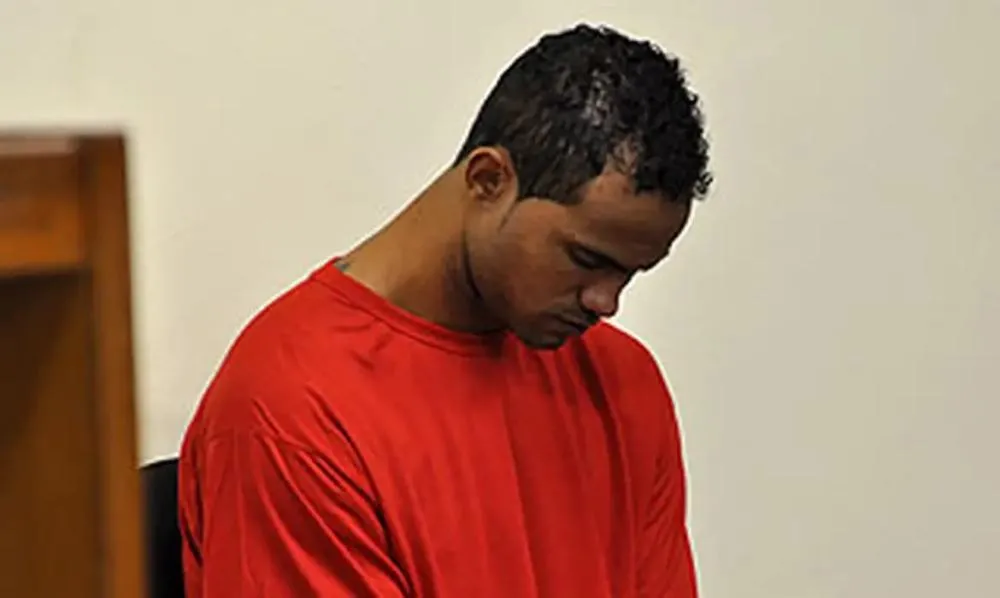Justiça dá 5 dias para ex-goleiro Bruno oficializar sua liberdade condicional