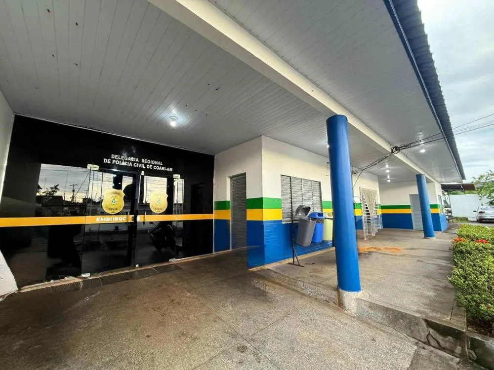 Em Coari, PC-AM apreende cerca de 22 quilos de drogas em embarcação atracada no porto