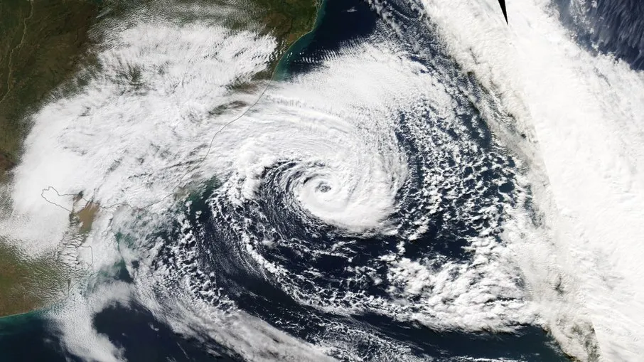 Ciclone subtropical pode impactar nove estados brasileiros com chuvas fortes e instabilidade