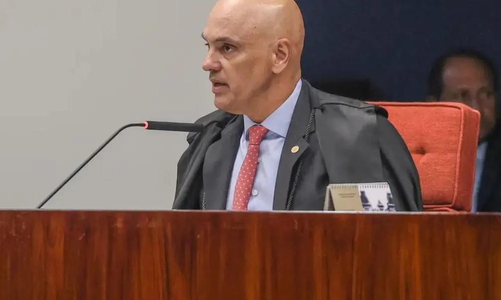 Moraes nega troca de mensagens com banqueiro preso em operação da PF