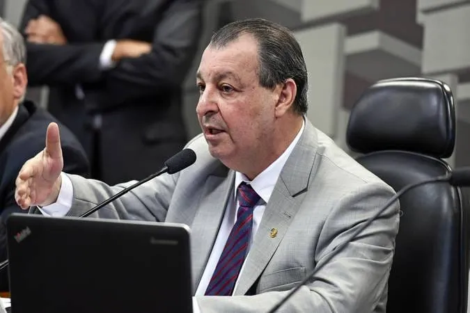 Omar Aziz dispara na frente e lidera corrida pelo Governo do Amazonas, aponta pesquisa
