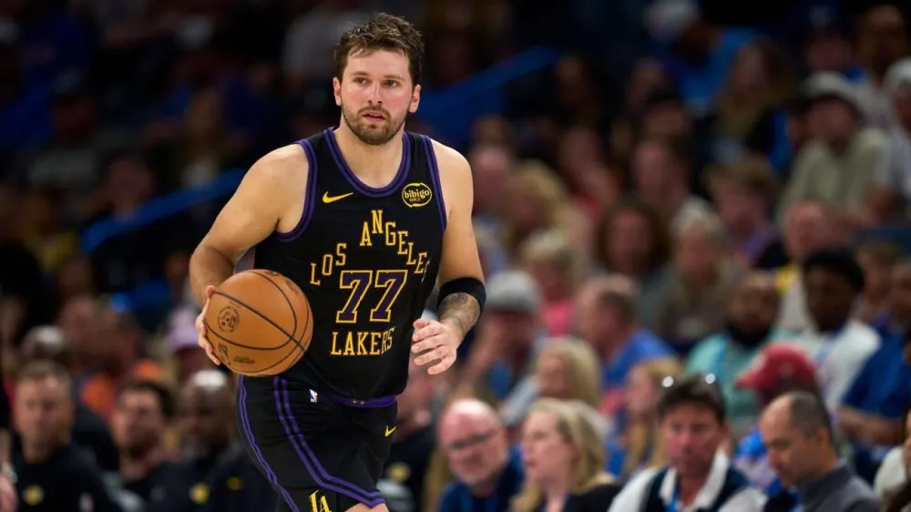 NBA: Luka Doncic está fora da temporada regular após lesão na coxa