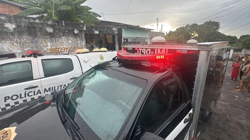 Imagens fortes: homem é executado a tiros na zona Norte de Manaus