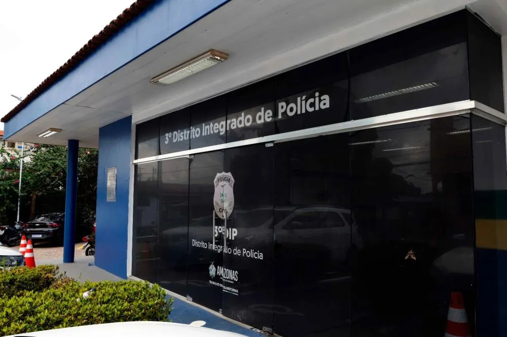PC-AM prende suspeito por roubo majorado de celular, cartões e objetos pessoais de homem no bairro Japiim