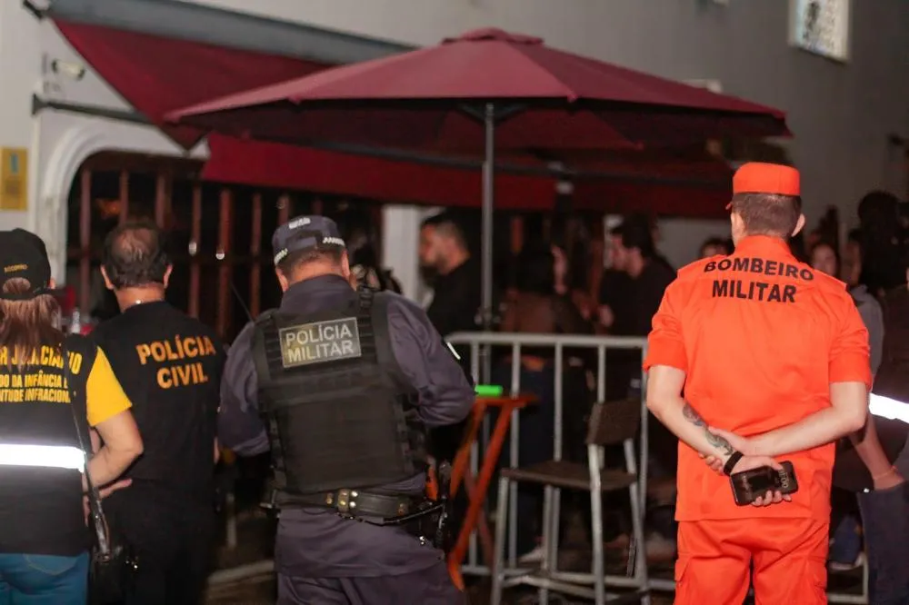 CIF: Corpo de Bombeiros multa e notifica bar que funcionava sem documentação no Vieiralves