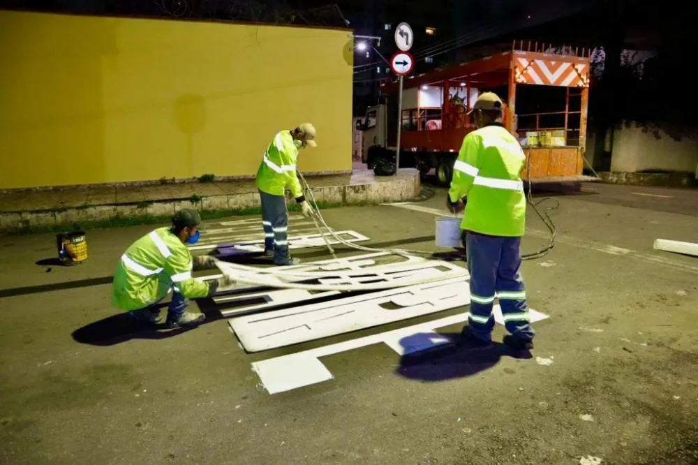 Prefeitura de Manaus reforça sinalização em mais de 30 ruas do Vieiralves para aumentar a segurança no trânsito