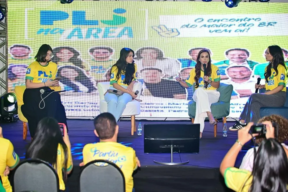 Deputada Débora Menezes destaca importância das mulheres na política durante evento do PL