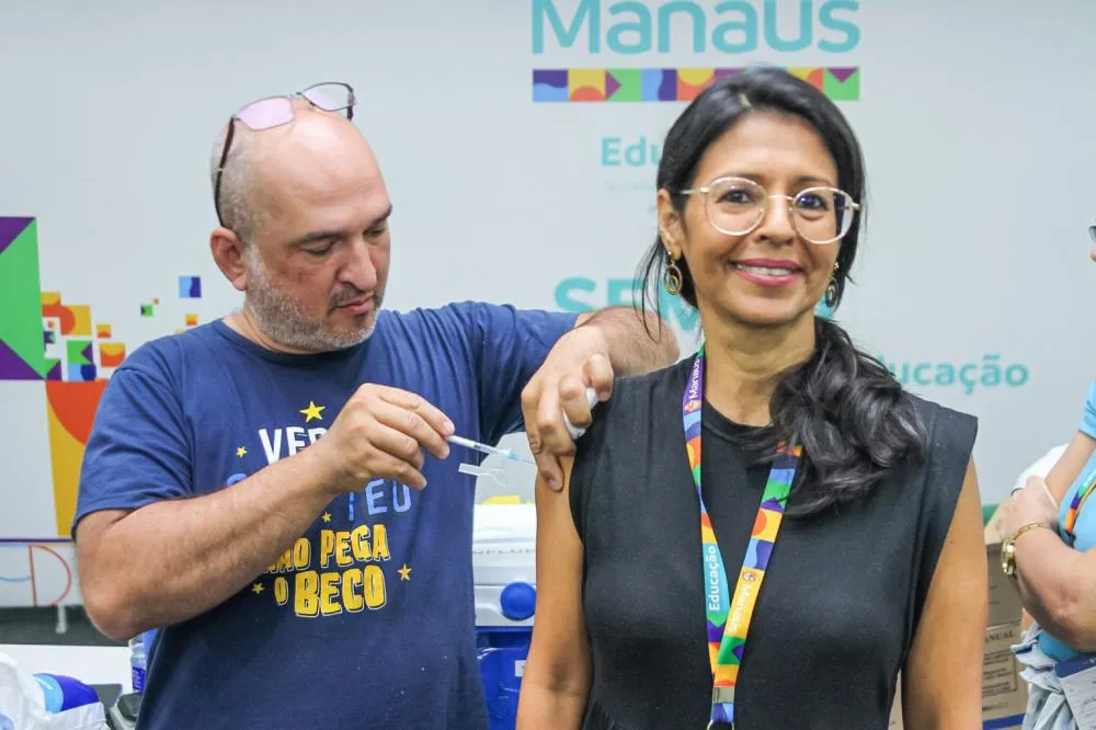 Mais de 500 pessoas participam de campanha de vacinação voltada para servidores da Semed