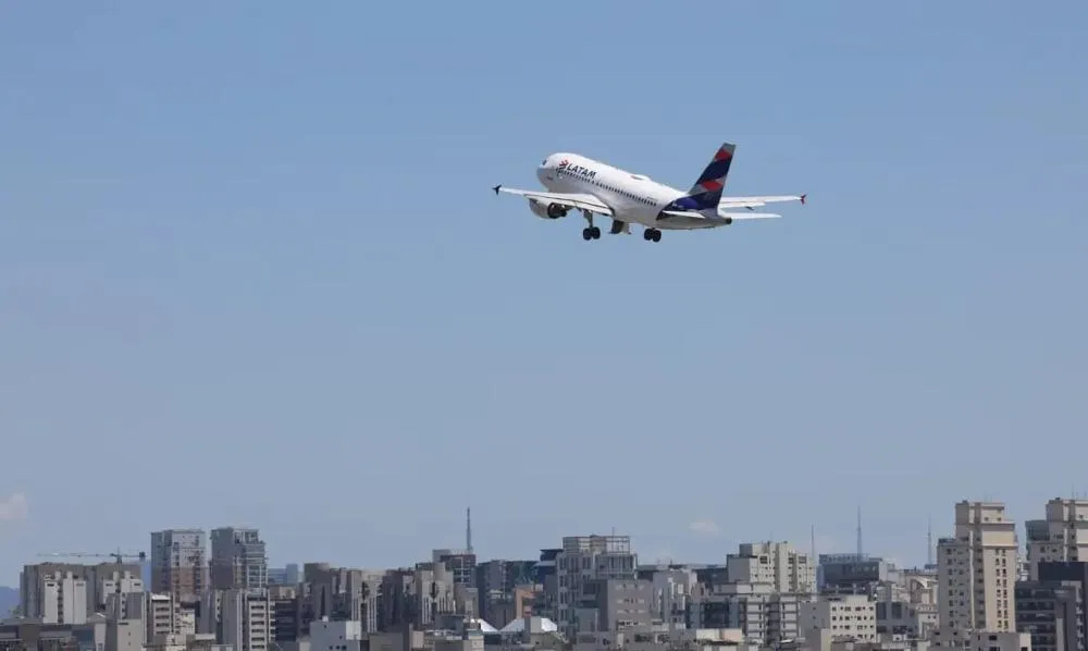 Petrobras reduz preço do combustível de aviação em 14,2% após meses de alta