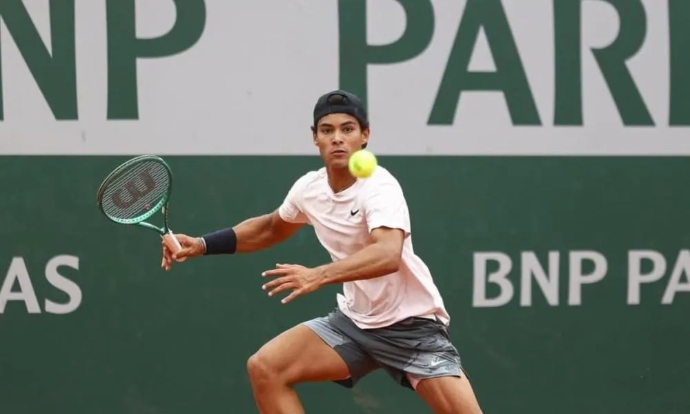 Guto Miguel se torna 1º brasileiro campeão juvenil em Roland Garros