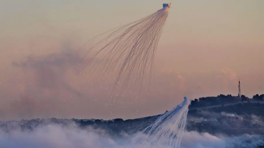 Israel usa bomba de fósforo branco em ataques contra o Líbano, diz jornal