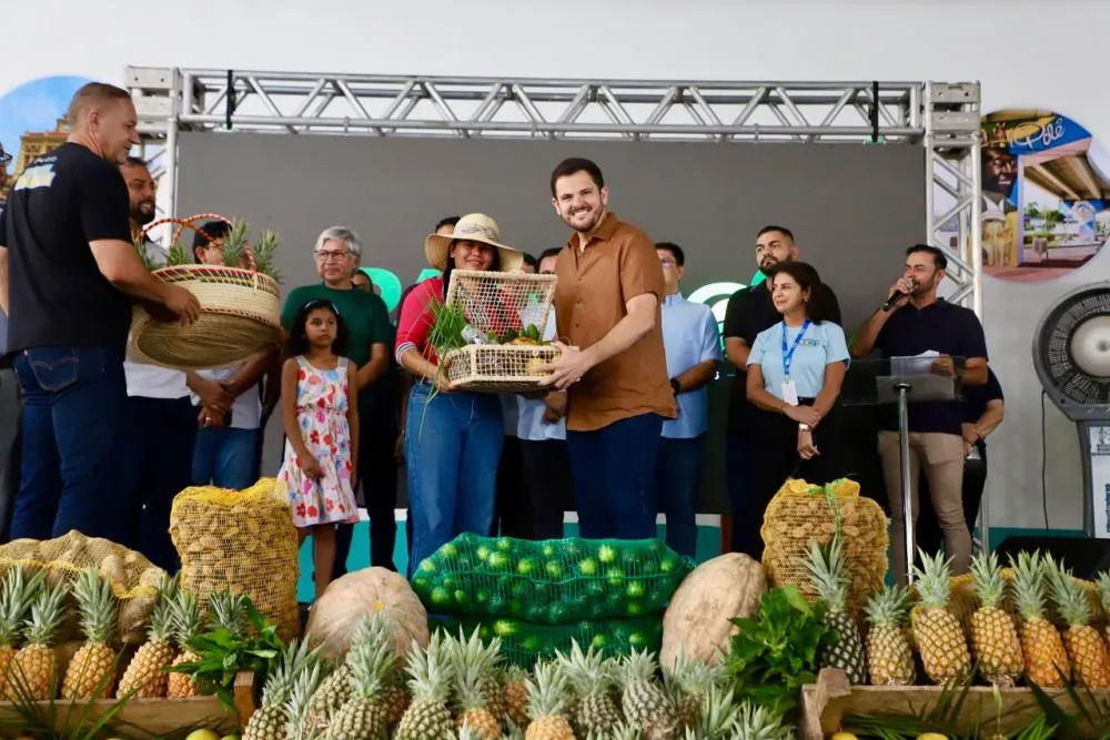 Prefeito Renato Junior entrega oito toneladas de alimentos do PAA e anuncia que vai dobrar investimento no programa garantindo geração de renda aos produtores rurais