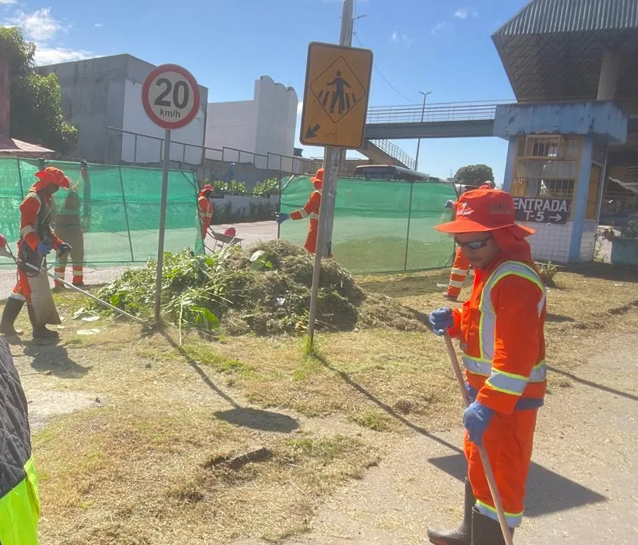 Prefeitura de Manaus realiza serviços de limpeza e manutenção no T5, na zona Leste