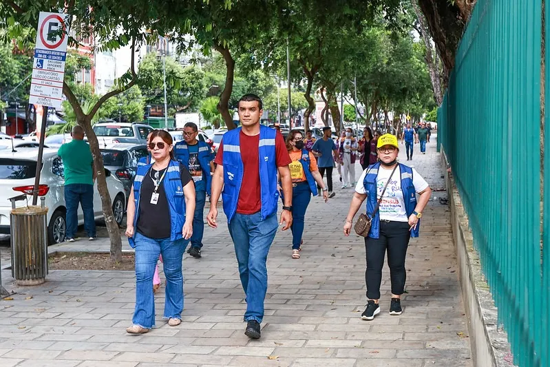 Prefeitura de Manaus realiza ordenamento e atendimento social a pessoas em situação de rua no Centro
