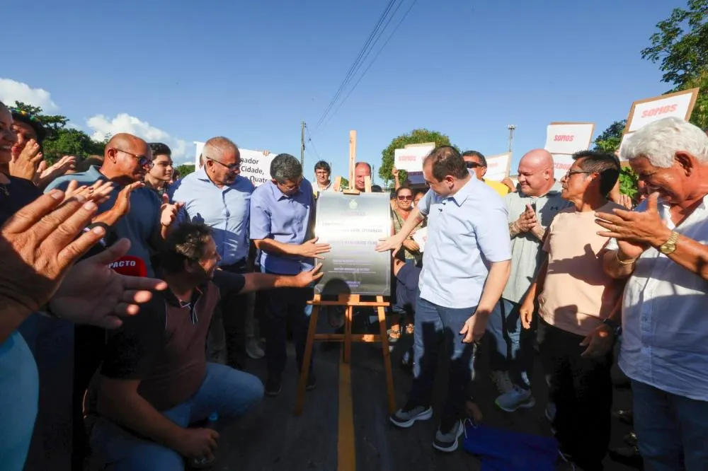 Governador Roberto Cidade inaugura terceira ponte do programa estadual de construção de pontes, em Manaus