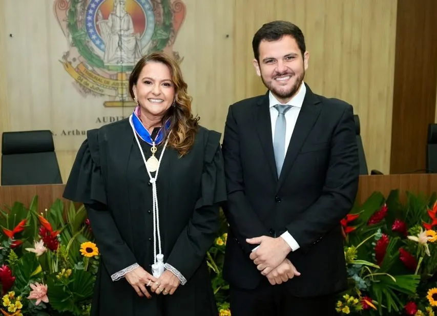 Prefeito Renato Junior prestigia posse de Laura Maria Santiago Lucas como membro titular do TRE-AM
