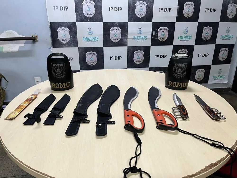 Guarda Municipal detém indivíduo com armas brancas no Centro