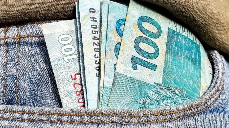 Salário mínimo pode chegar a R$ 1.741 em 2027, prevê proposta de Orçamento